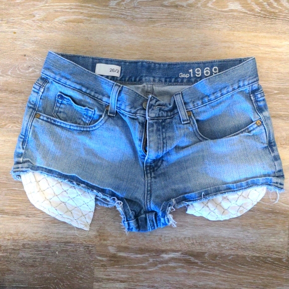 GAP Pants - Super short cut off shorts with exposed pockets